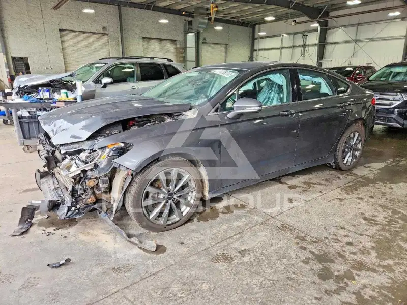2015 Ford FUSION фото