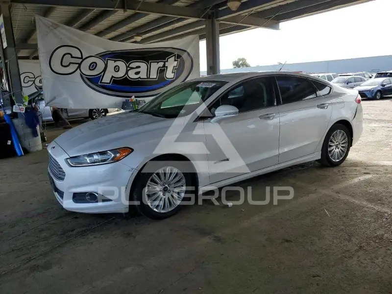 2015 Ford FUSION фото