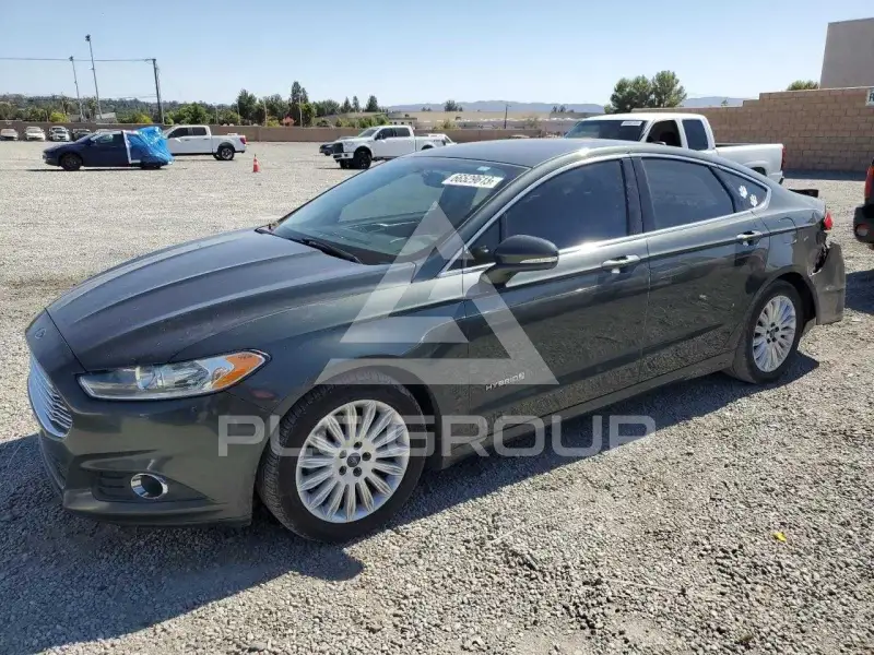 2015 Ford FUSION photo