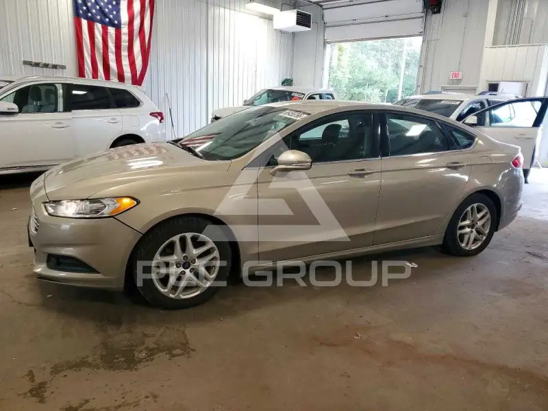 2015 Ford FUSION фото