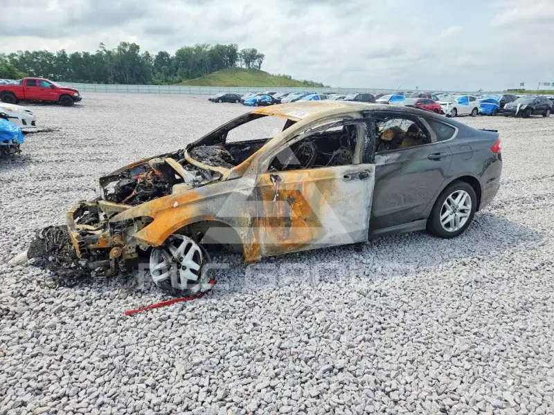 2015 Ford FUSION фото