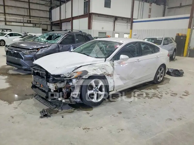 2015 Ford FUSION фото