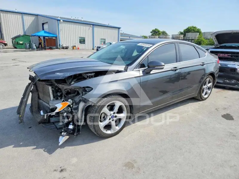 2015 Ford FUSION photo