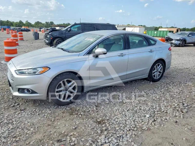 2015 Ford FUSION photo