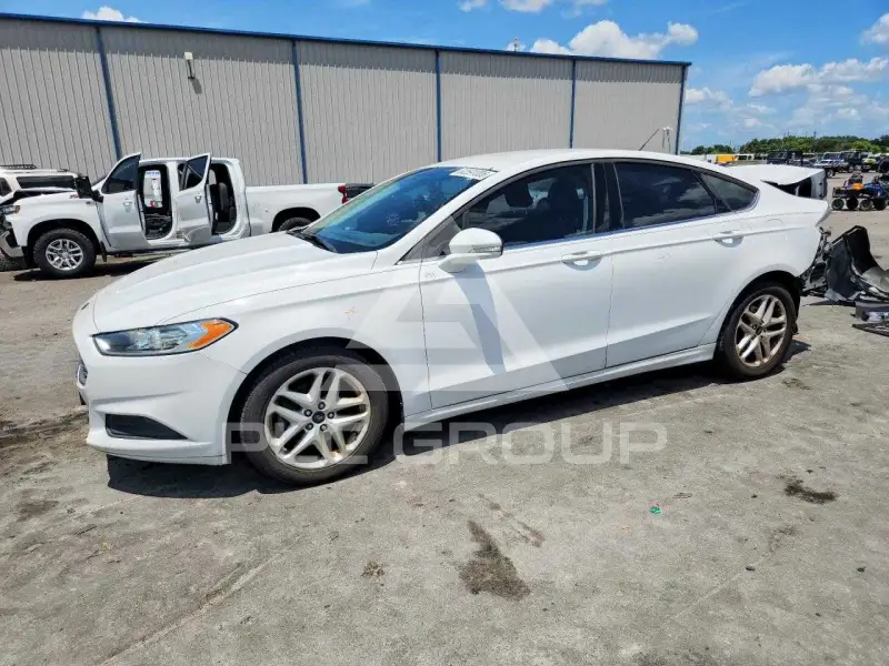 2015 Ford FUSION фото