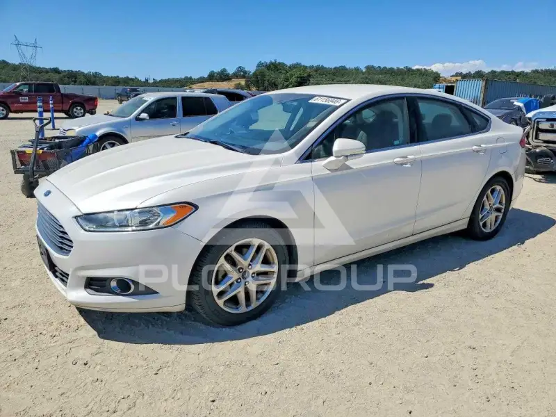 2015 Ford FUSION фото