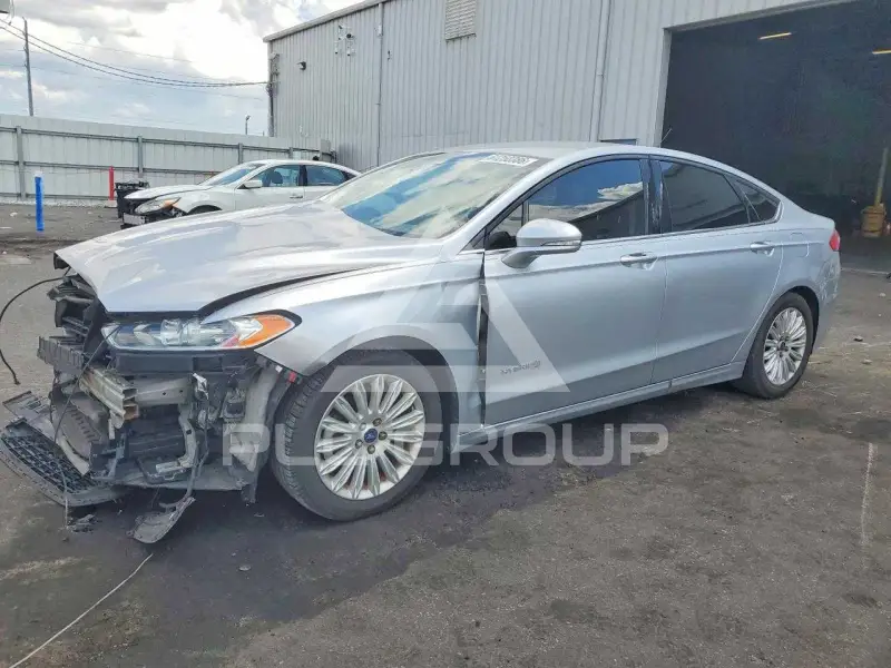 2015 Ford FUSION фото