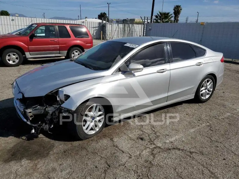 2015 Ford FUSION фото