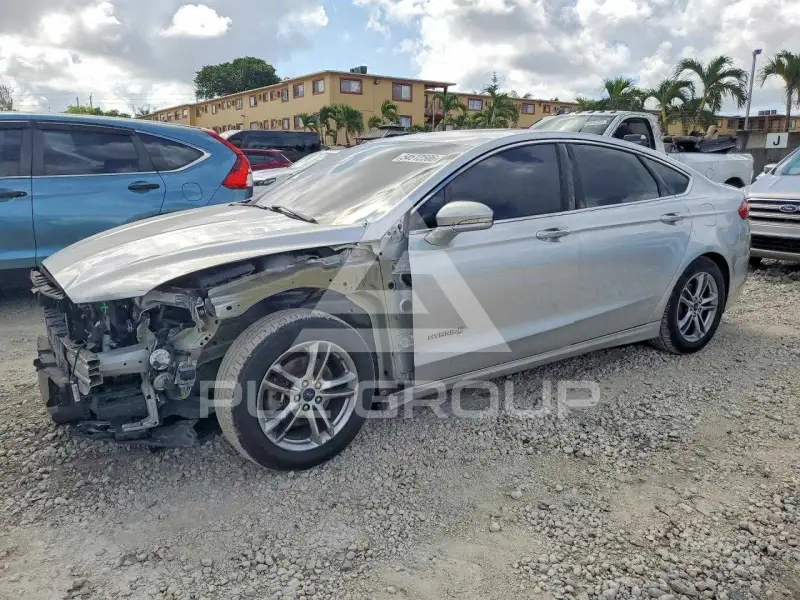 2015 Ford FUSION фото