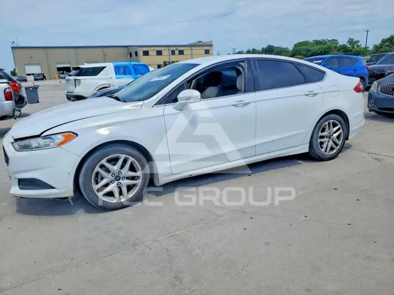 2015 Ford FUSION фото