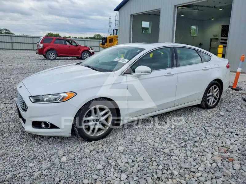 2015 Ford FUSION фото