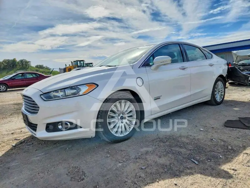 2015 Ford FUSION photo