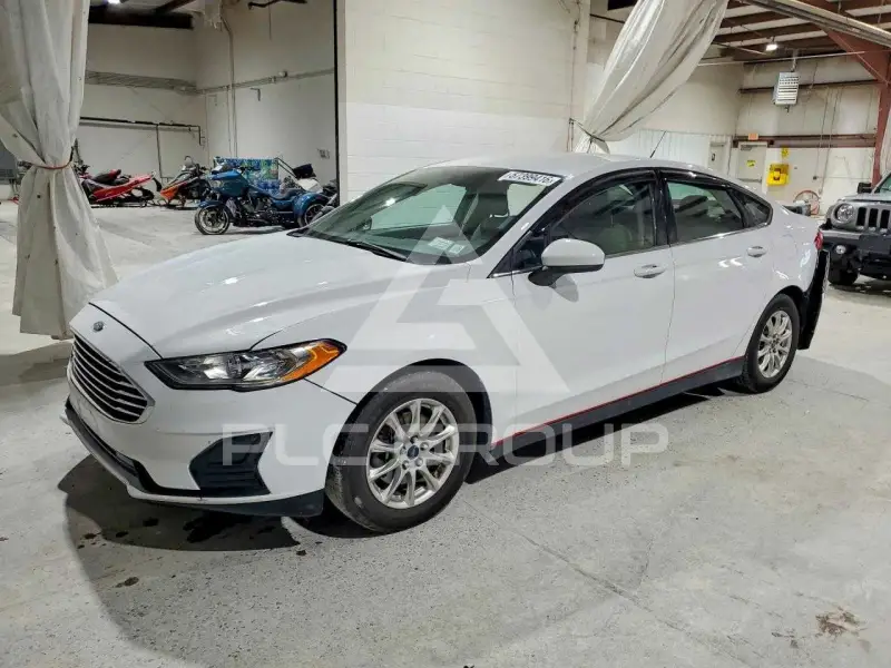 2015 Ford FUSION фото
