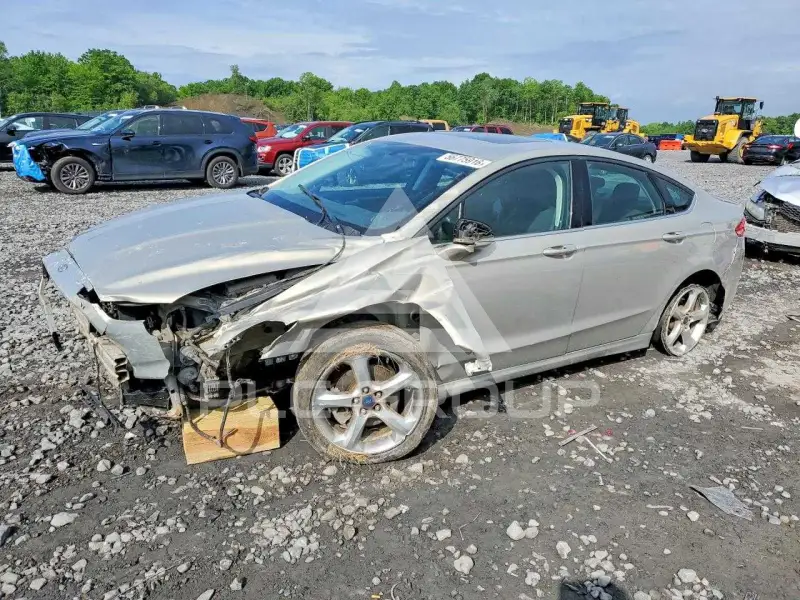 2015 Ford FUSION photo