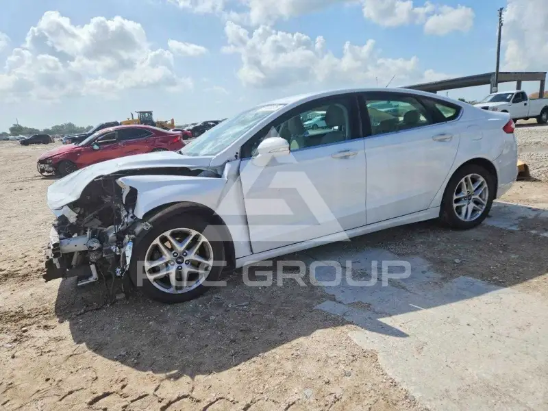 2015 Ford FUSION фото