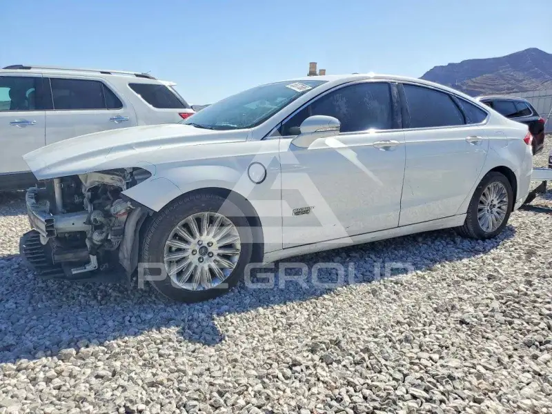 2015 Ford FUSION фото