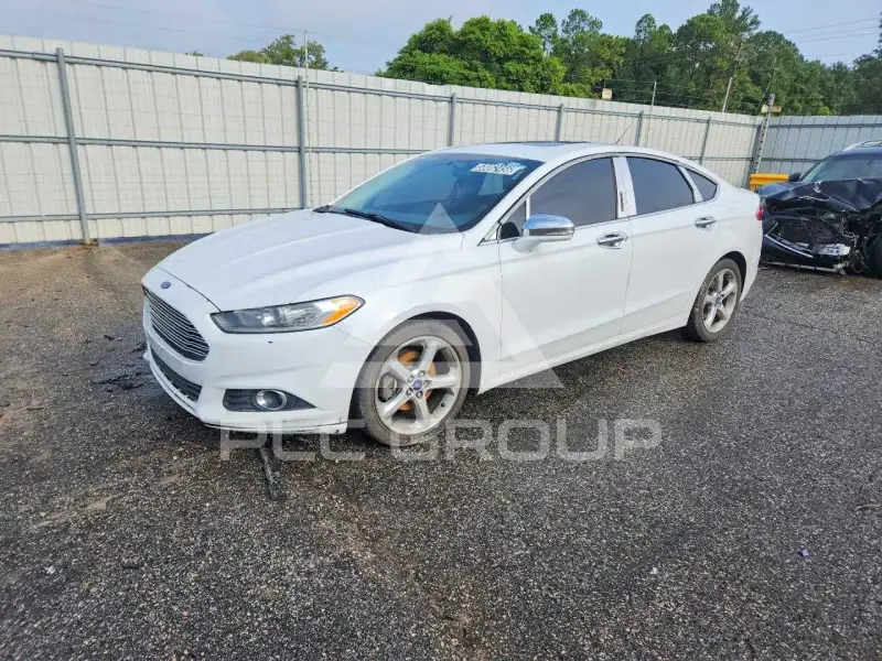 2015 Ford FUSION фото