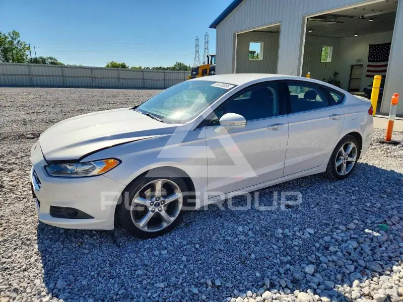 2015 Ford FUSION фото