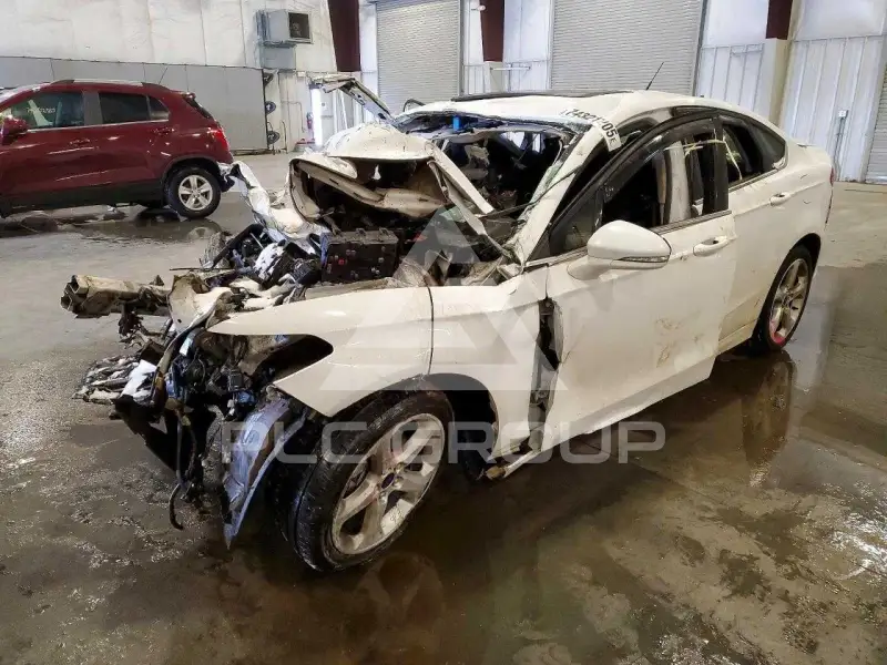2015 Ford FUSION photo