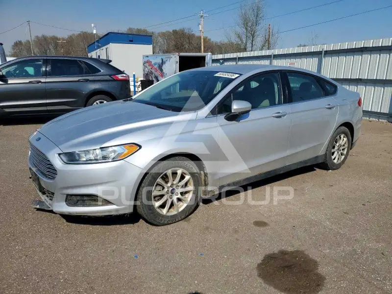 2015 Ford FUSION фото