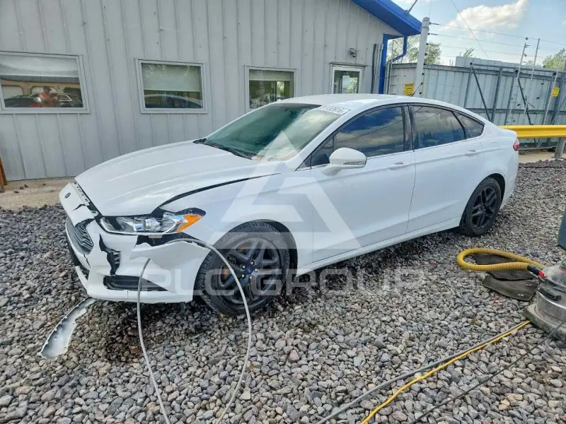 2015 Ford FUSION фото