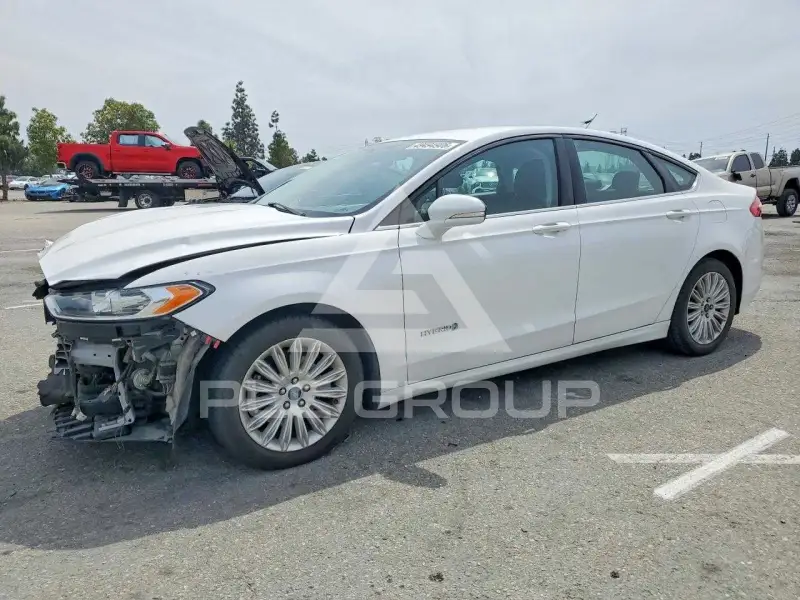 2015 Ford FUSION фото