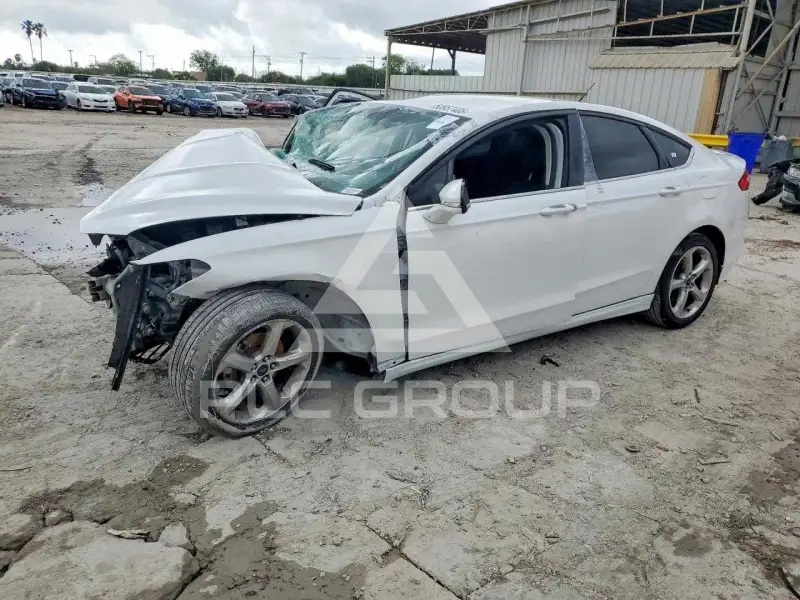 2015 Ford FUSION фото