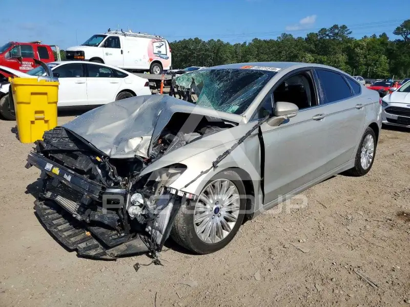 2015 Ford FUSION фото