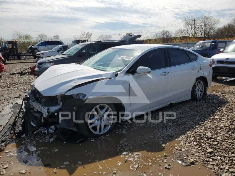 2015 Ford FUSION фото