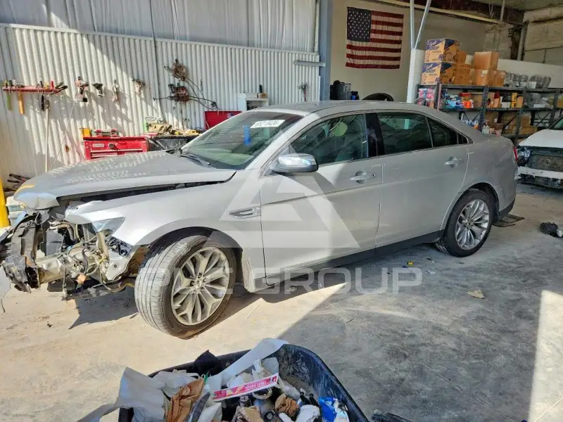 2015 Ford TAURUS photo
