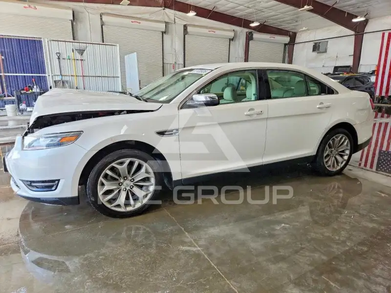 2015 Ford TAURUS фото