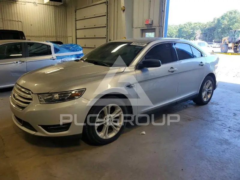 2015 Ford TAURUS фото