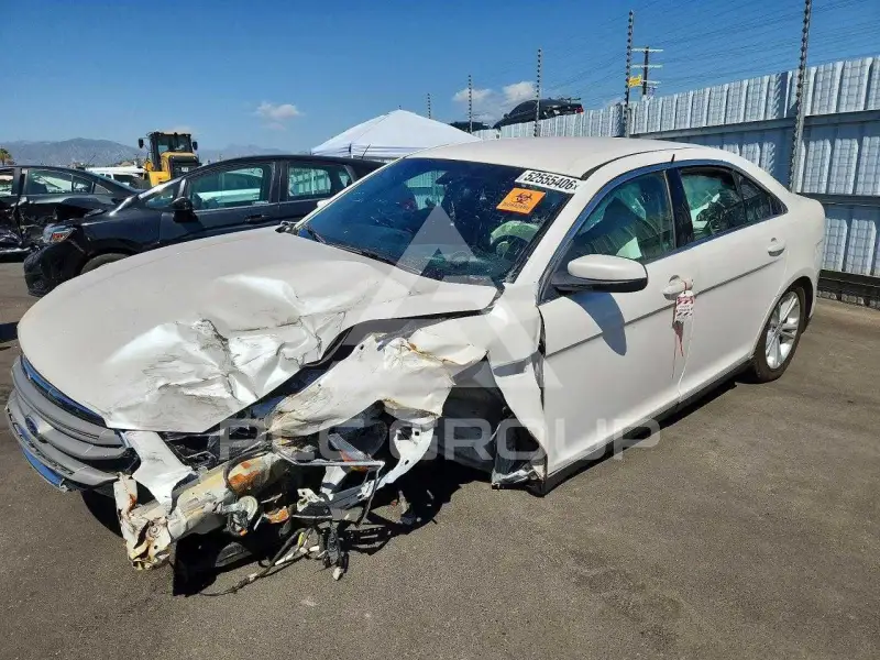 2015 Ford TAURUS фото