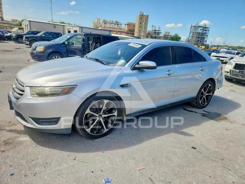 2015 Ford TAURUS photo