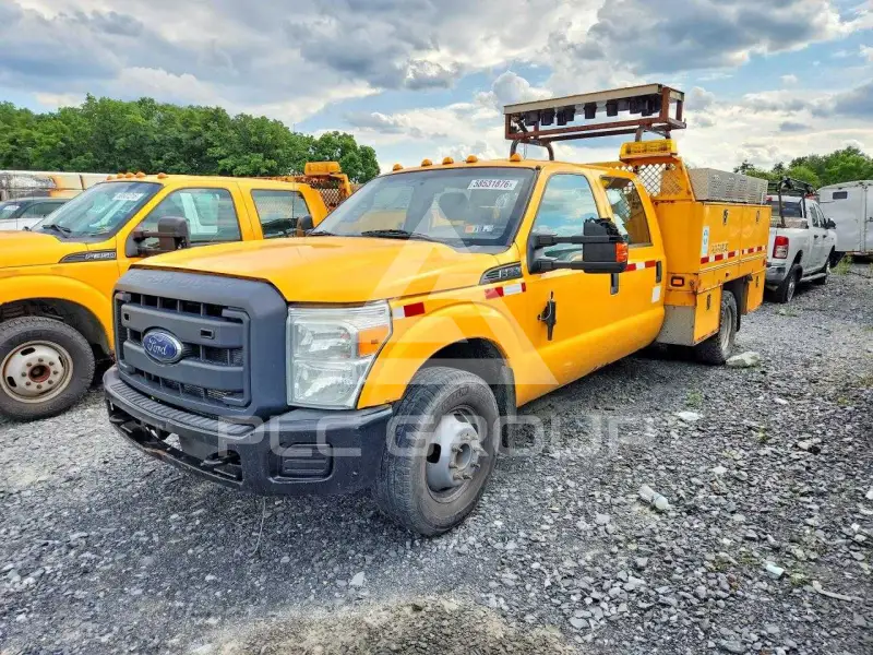 2015 Ford F-350 photo