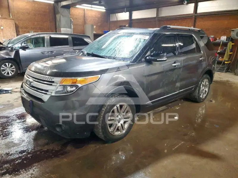 2015 Ford EXPLORER фото