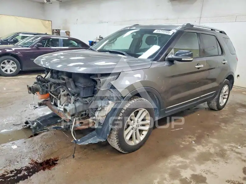 2015 Ford EXPLORER фото