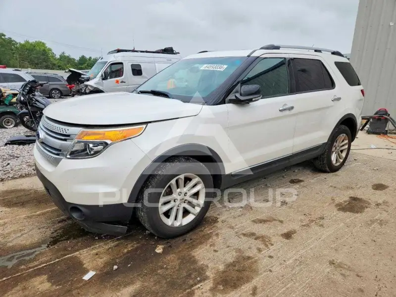 2015 Ford EXPLORER фото
