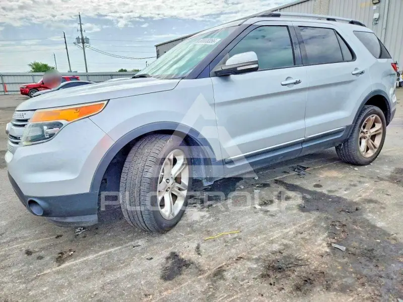 2015 Ford EXPLORER фото