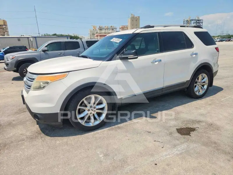 2015 Ford EXPLORER фото