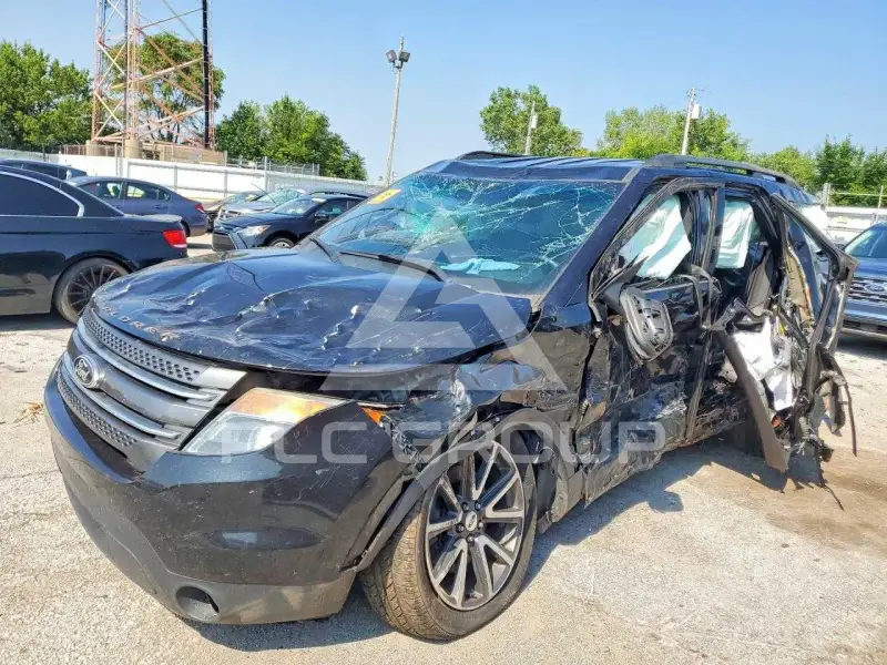 2015 Ford EXPLORER фото