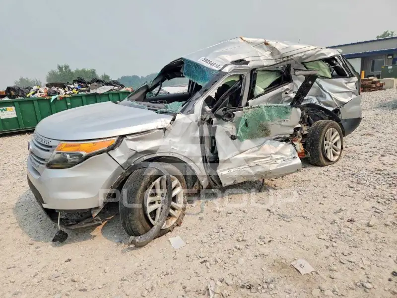 2015 Ford EXPLORER photo