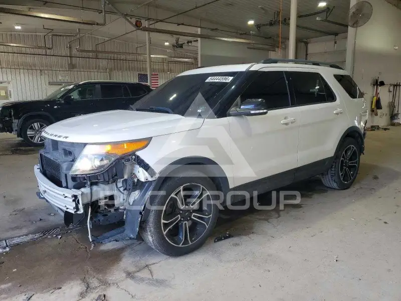 2015 Ford EXPLORER фото