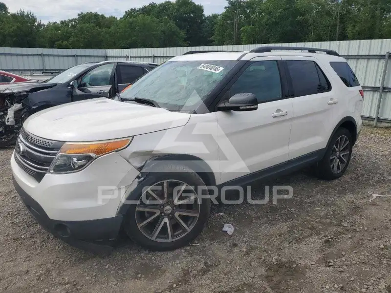 2015 Ford EXPLORER photo