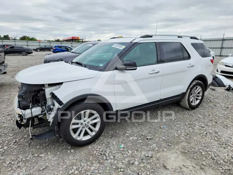 2015 Ford EXPLORER photo