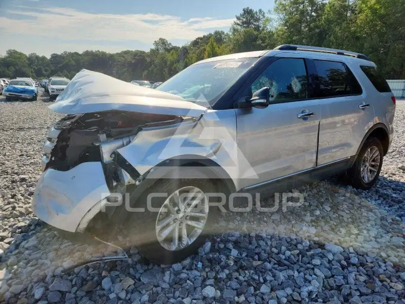 2015 Ford EXPLORER photo
