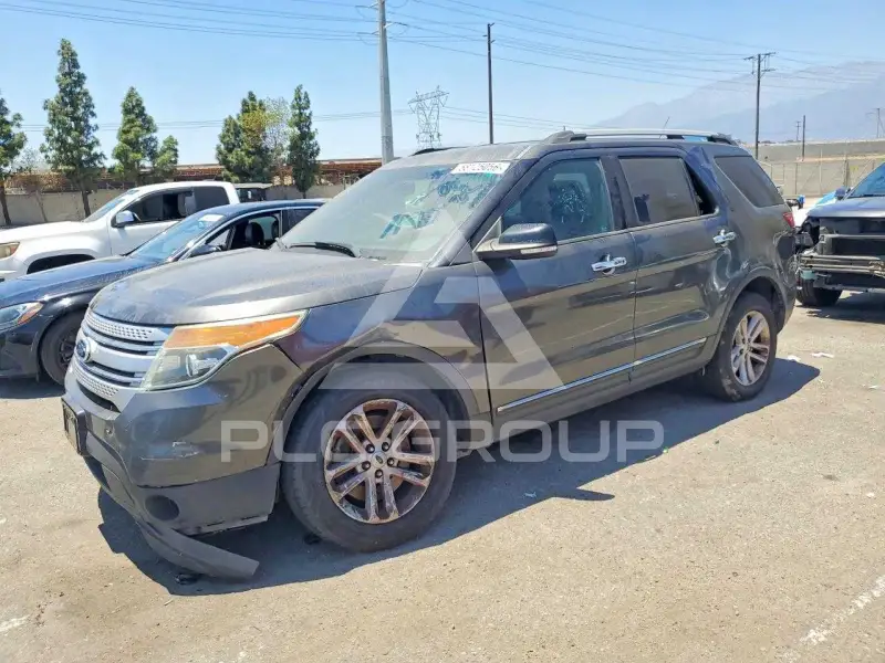 2015 Ford EXPLORER фото