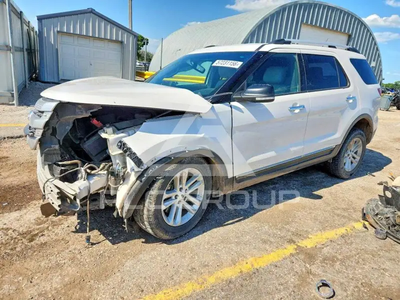 2015 Ford EXPLORER photo