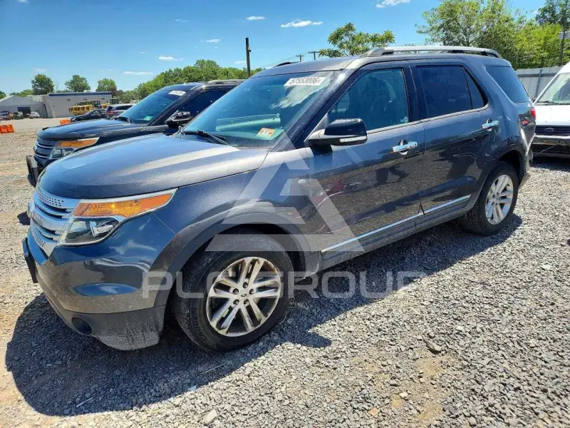 2015 Ford EXPLORER фото