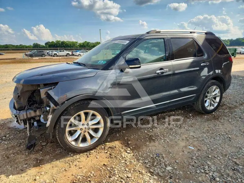 2015 Ford EXPLORER photo